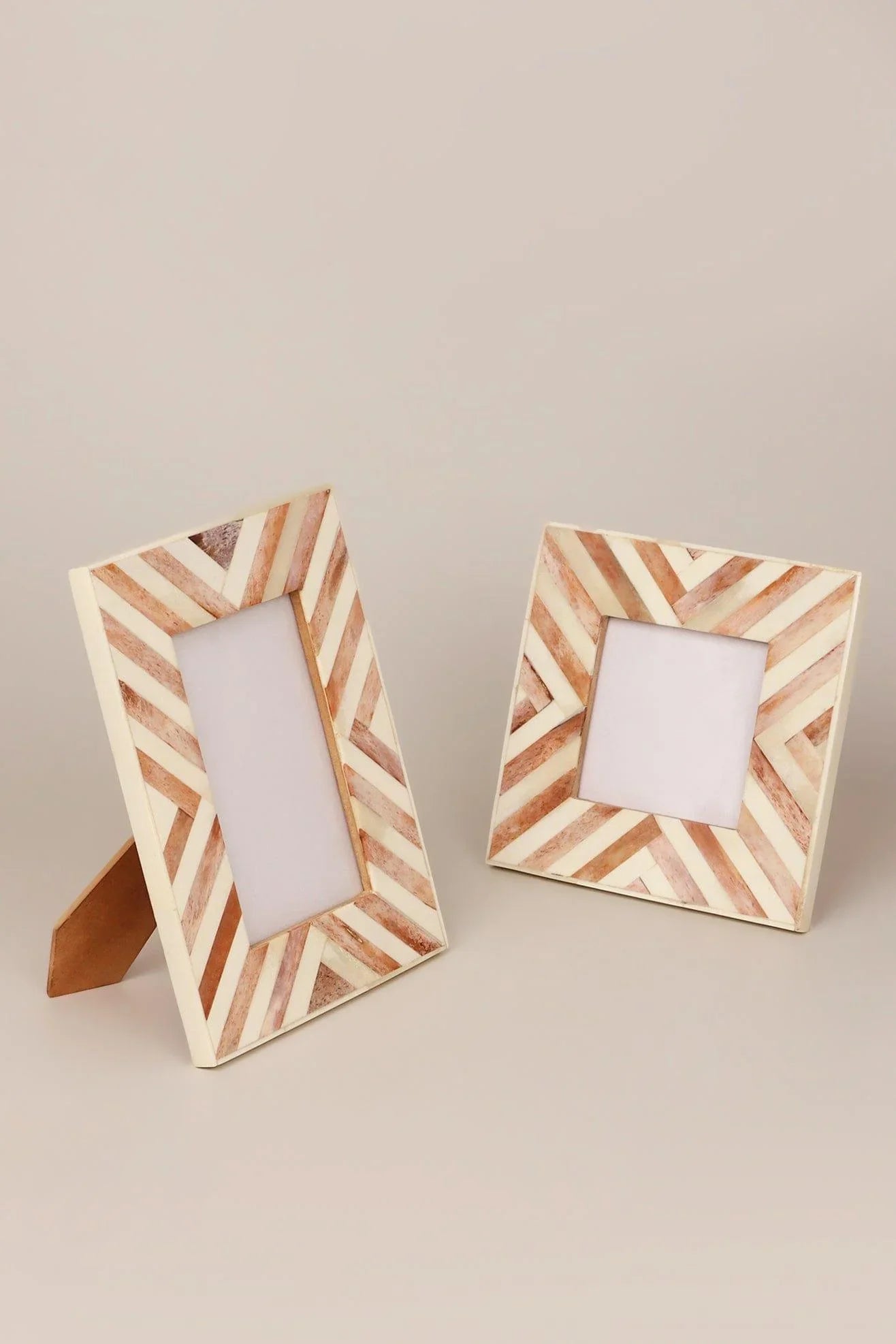 santa-fe-handmade-horn-bone-and-wood-chevron-photo-frame-southwest-picture-display-g-decor-68435 - G Decor