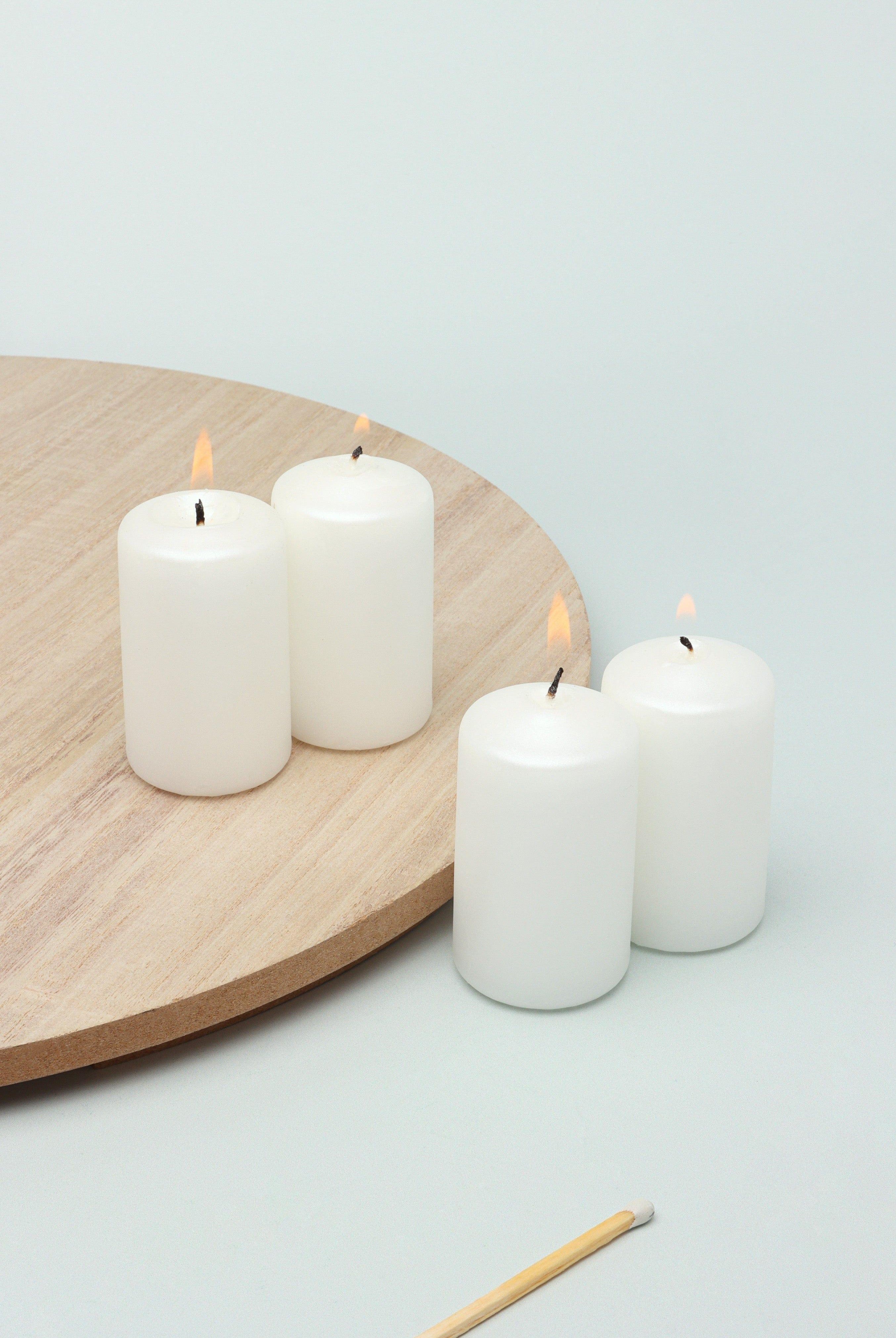 Set Of 4 Varnished Shimmer Pillar Candles White - G Decor