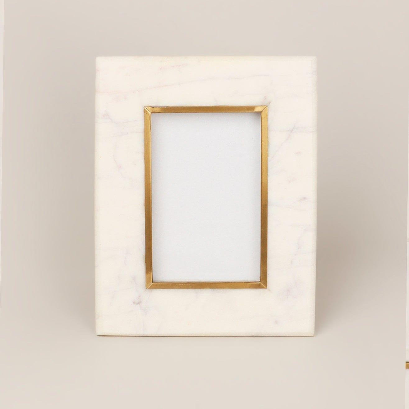 Soléa Dorada Handcrafted White Marble & Brass Photo Frame Stunning Picture Display - G Decor