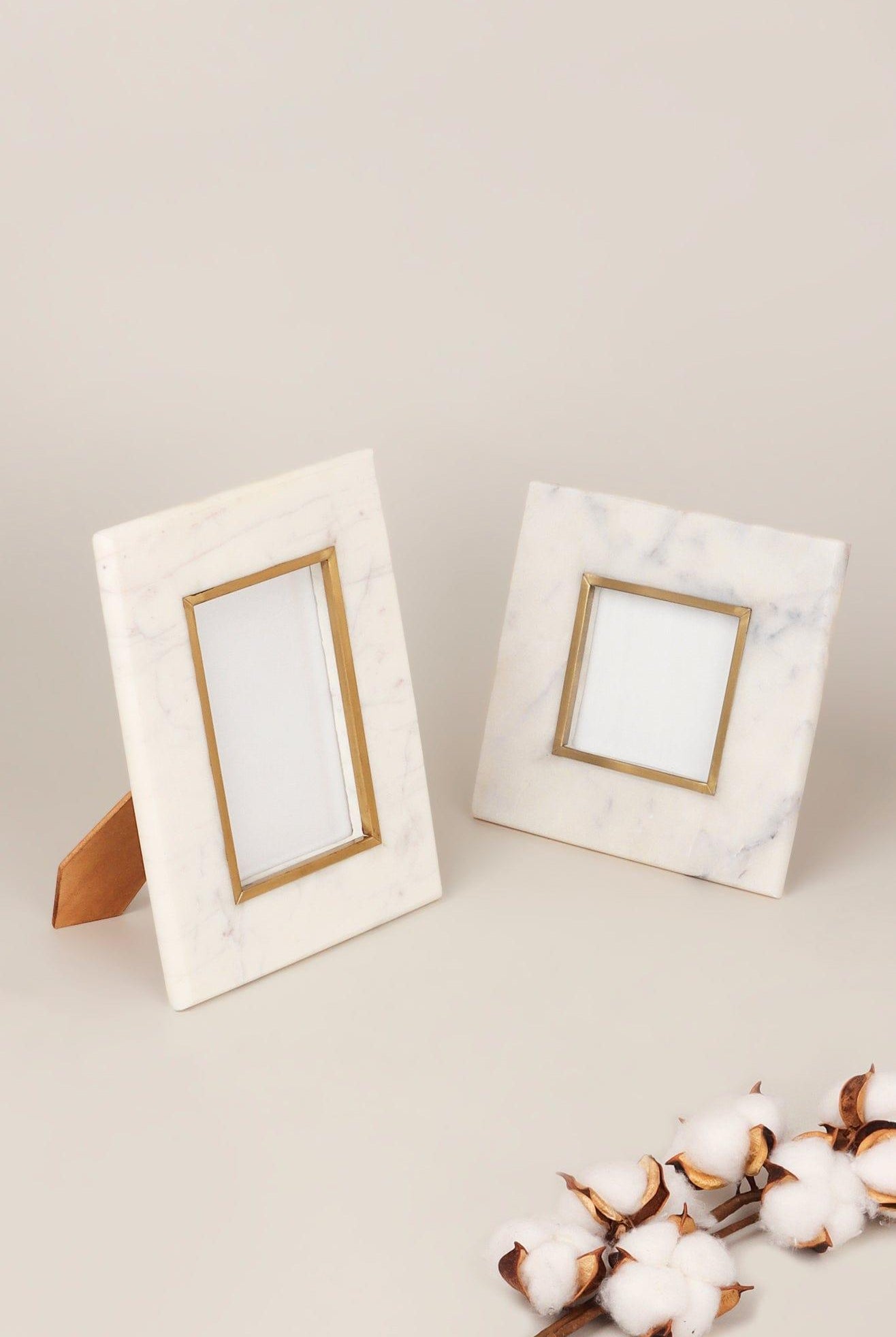 Soléa Dorada Handcrafted White Marble & Brass Photo Frame Stunning Picture Display - G Decor