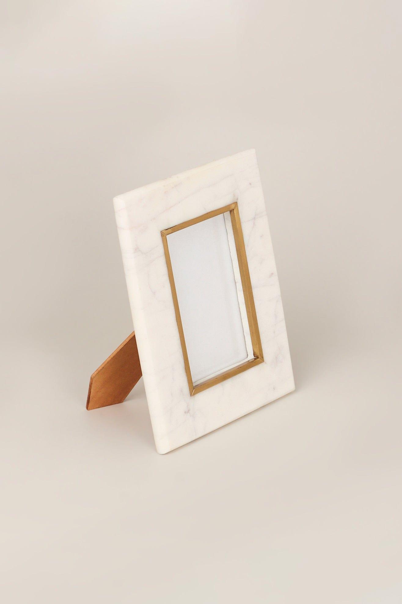 Soléa Dorada Handcrafted White Marble & Brass Photo Frame Stunning Picture Display - G Decor