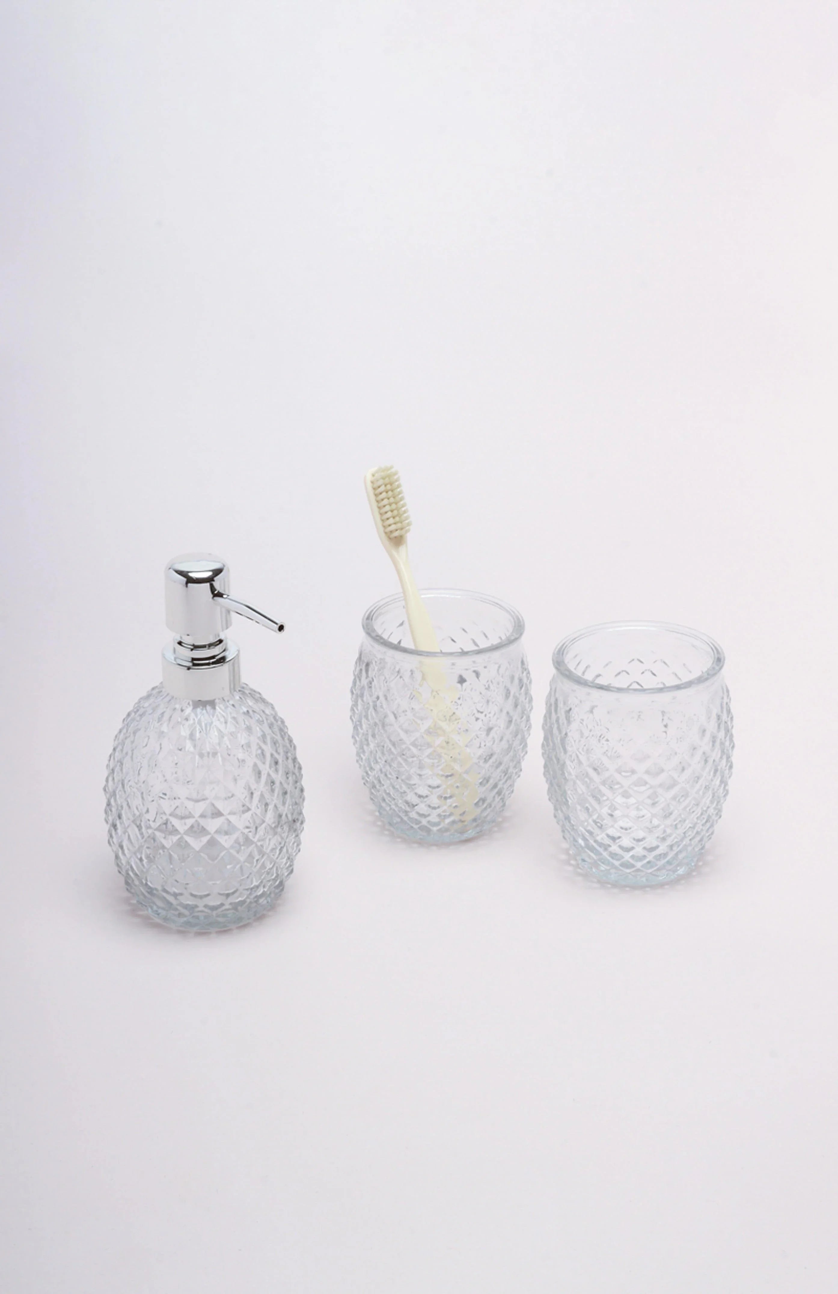 three-piece-florence-diamond-clear-glass-bathroom-set-g-decor-64922 - G Decor