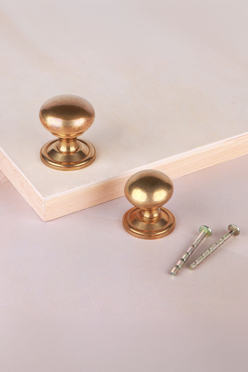 Bun Cabinet Knob, Aged Brass