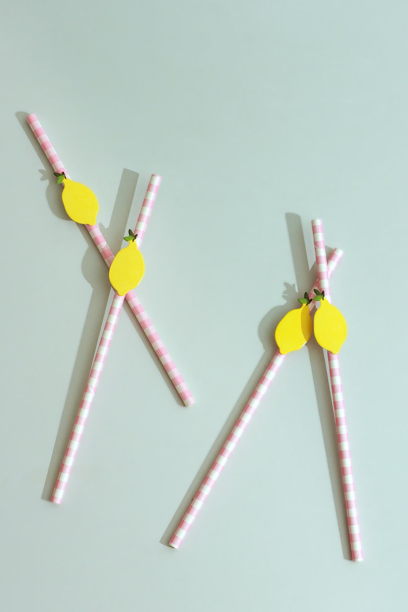 Set of 20 Pink and White Gingham Pattern Paper Straws with Lemon Decoration