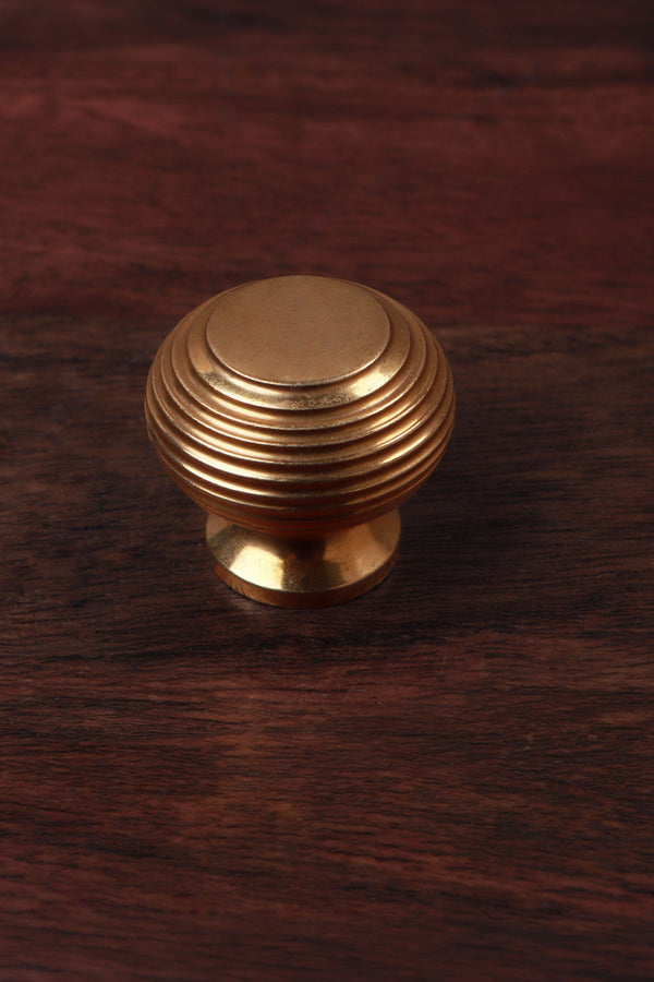 Beehive Cabinet Knob, Aged Brass