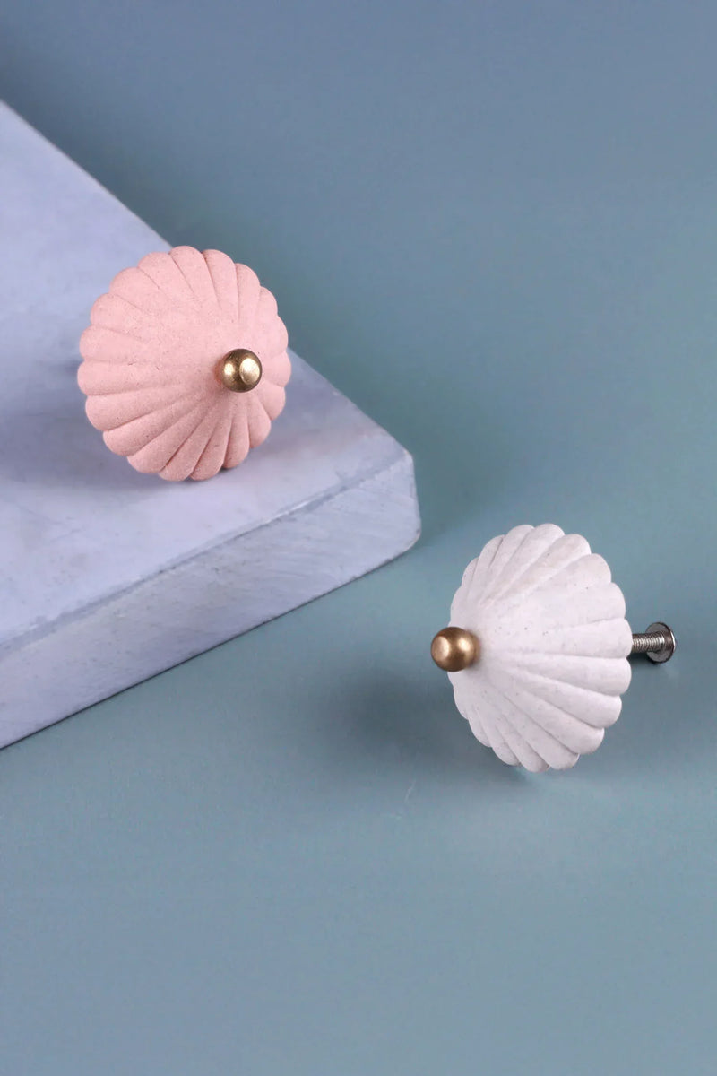 Belle Ombrelle Scalloped Flower Ceramic Knob — Cream & Pink
