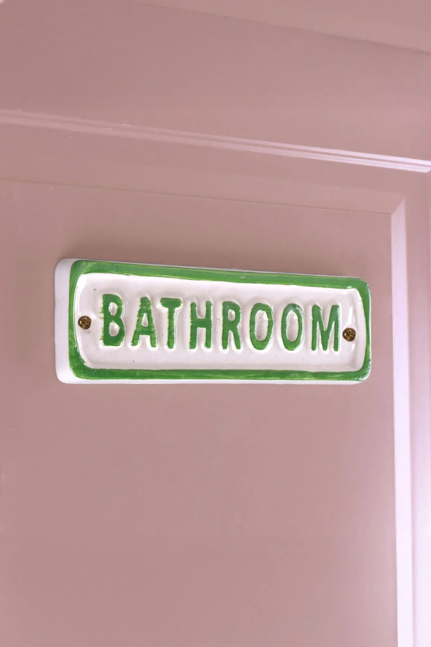 Rustic Ceramic Bathroom Door Plaque with Green Cottage Border
