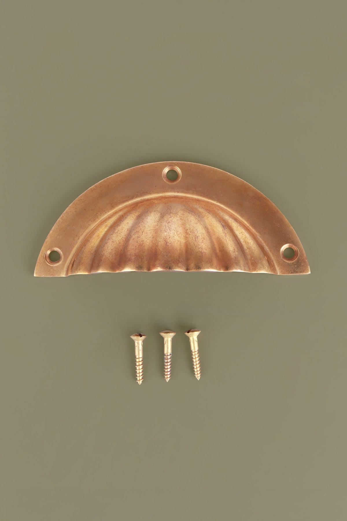 Fluted cup pull in aged brass