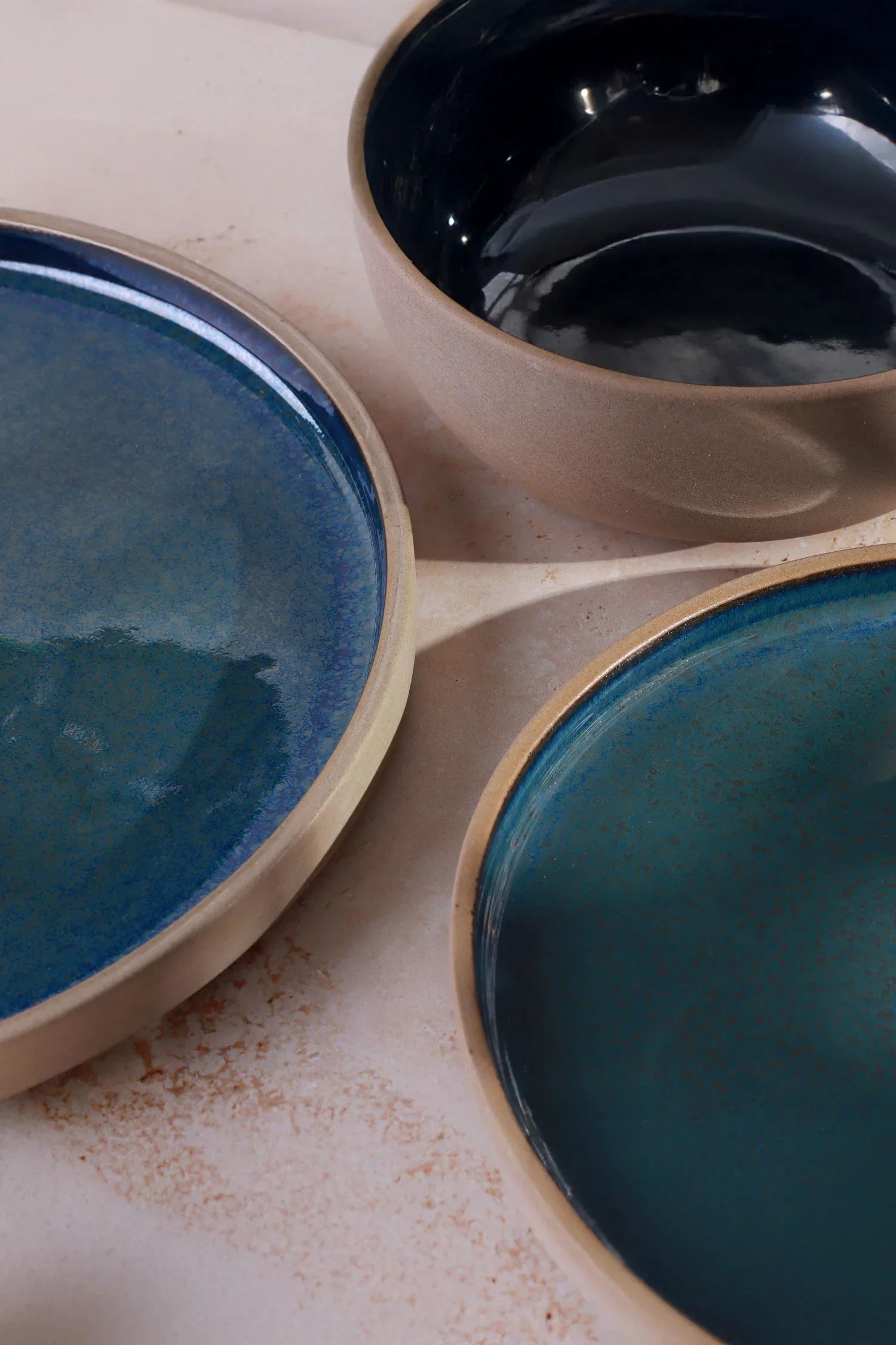 Canvara Handcrafted Stoneware Tableware Collection Contemporary Plates & Bowls in Teal and Natural Finish - G Decor