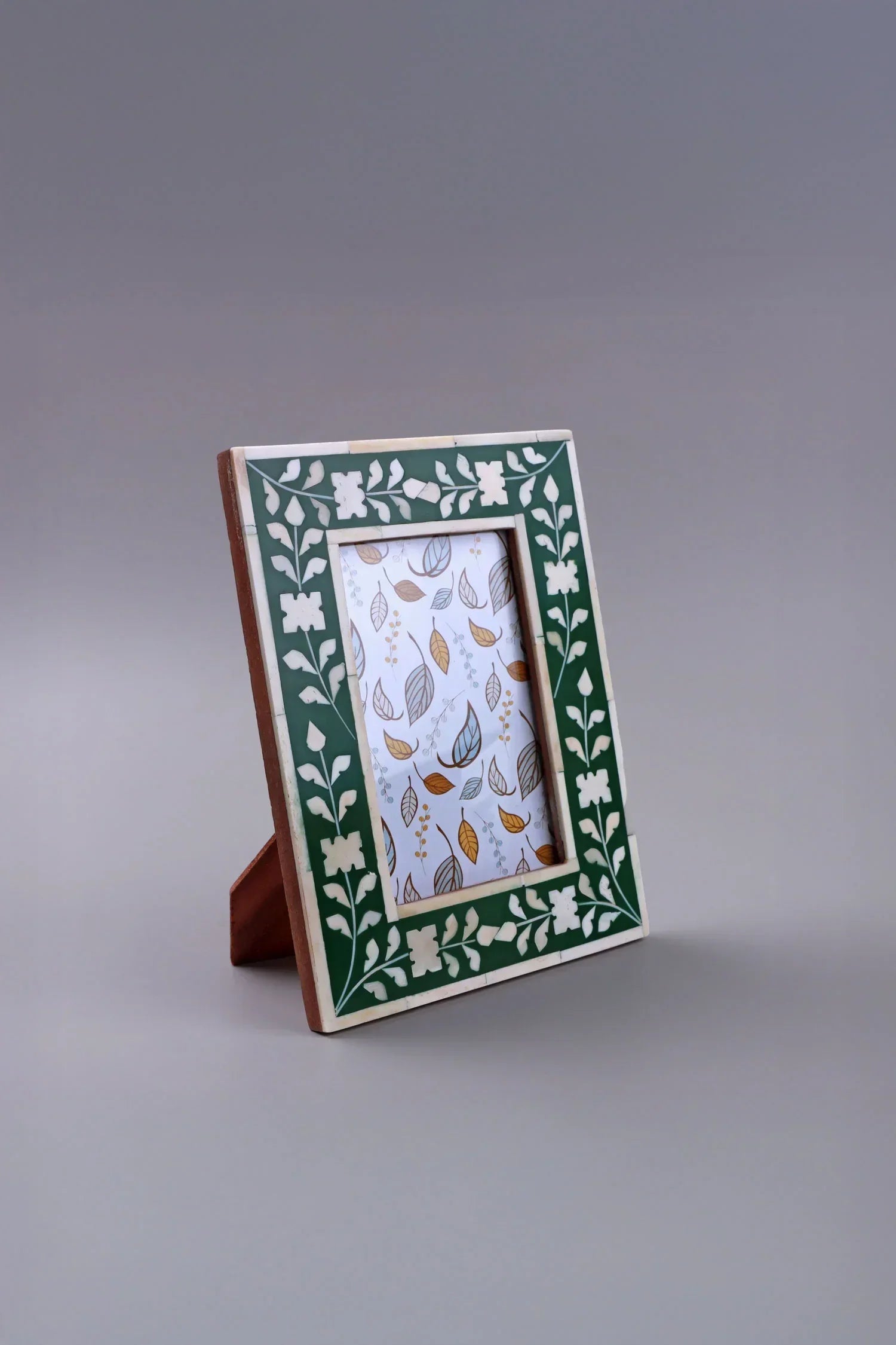 Folia Bone Inlay Photo Frame in Forest Green Floral — close-up view, G Decor