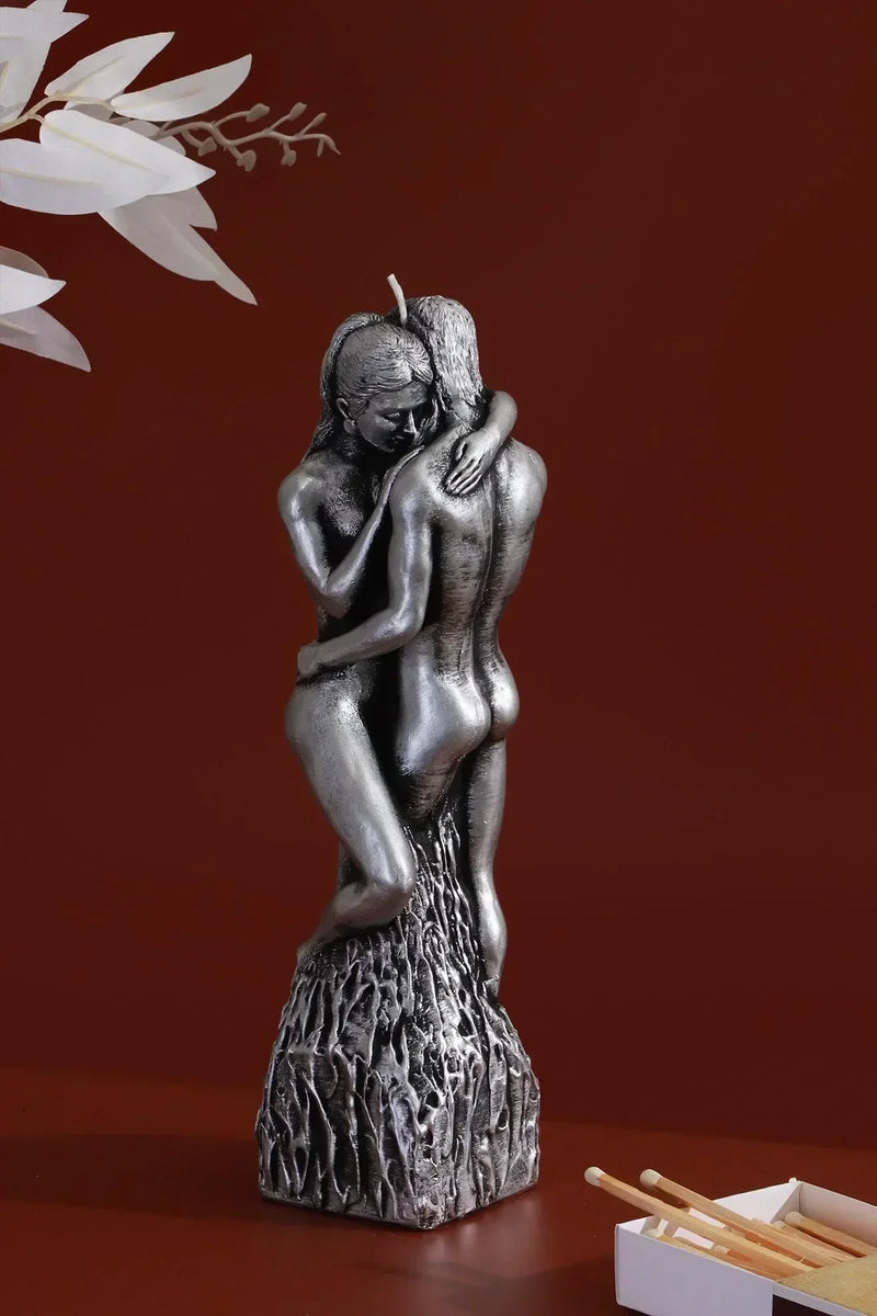 Infinita Intertwine Hand-Finished Sculptural Candle in Silver