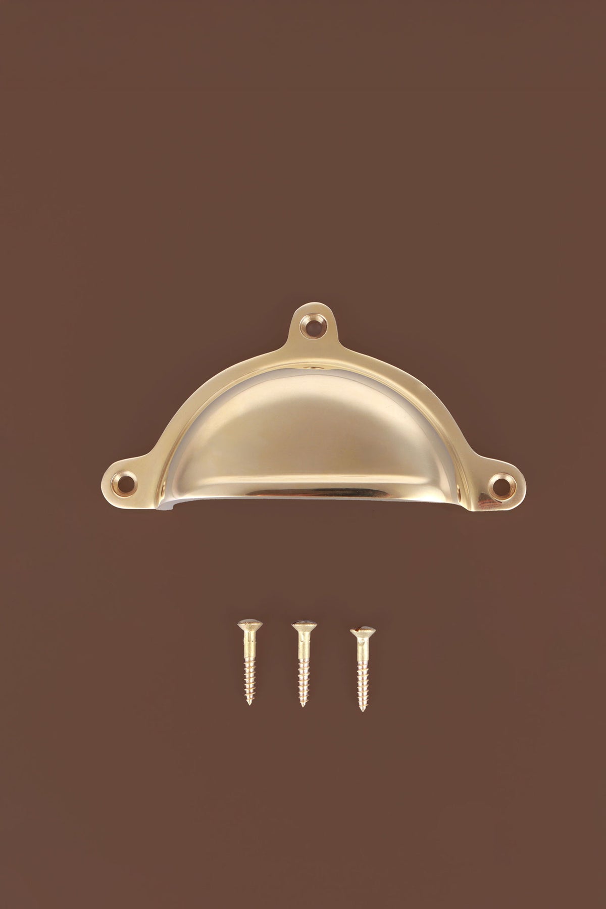 Classic cup pull in polished brass