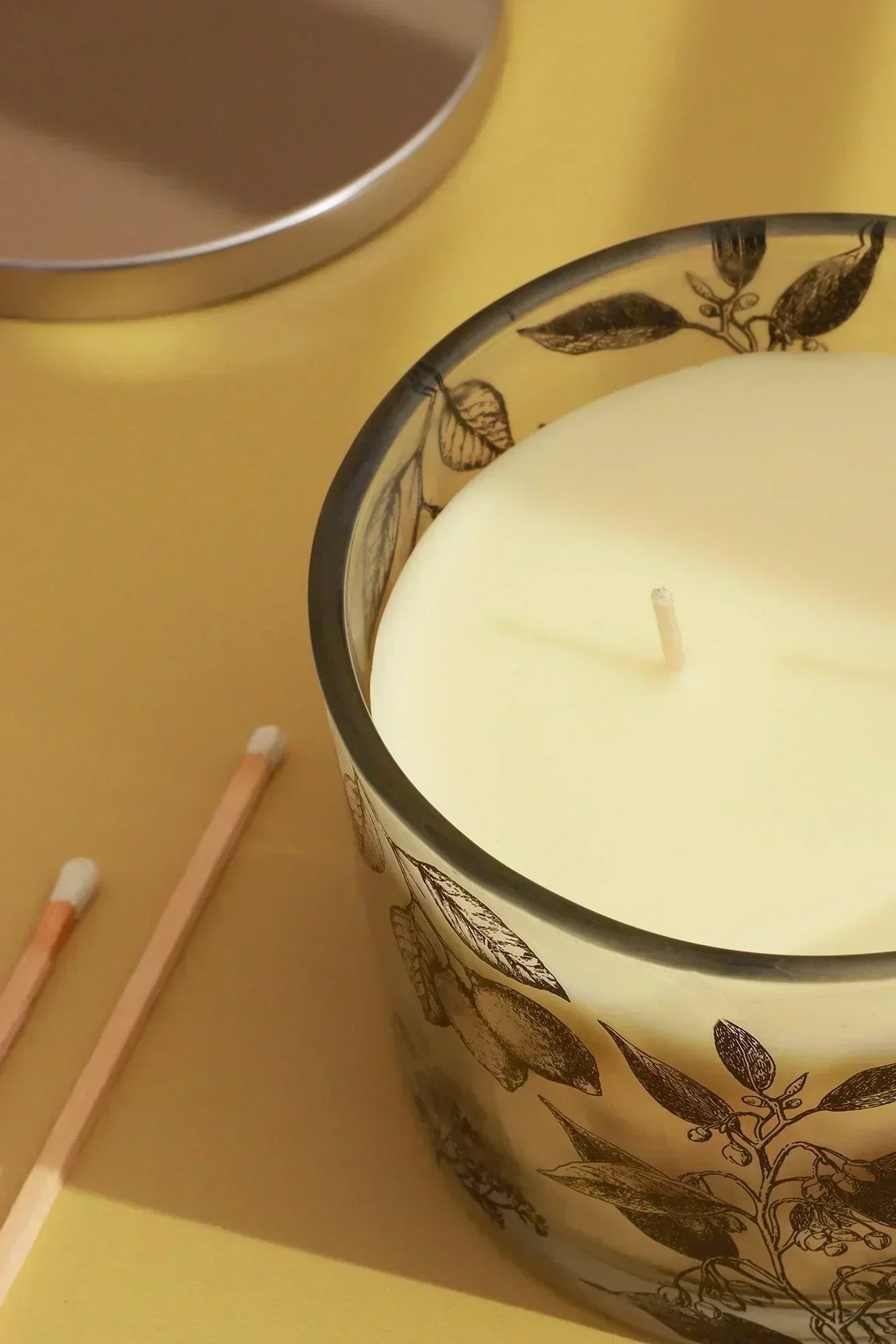 Sicilia Verde Soy Wax Scented Candle in Sandalwood Lime and Basil — view 6, G Decor