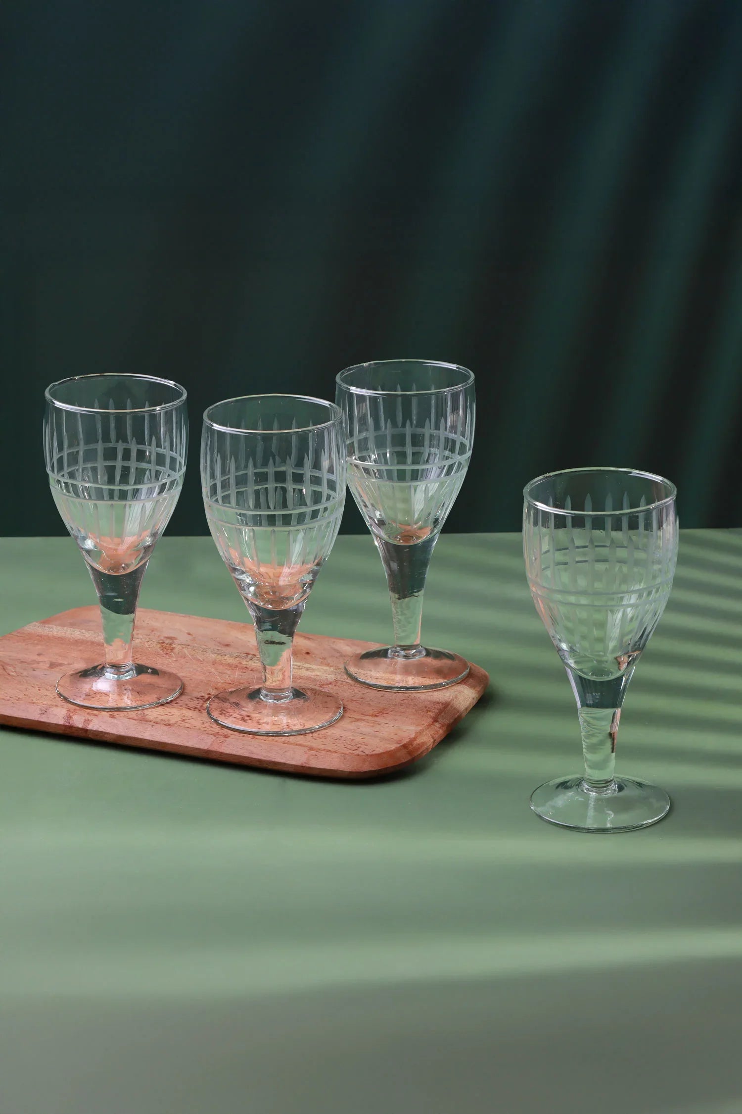 Virelle Set of 4 Handmade Wine Glasses Clear Stemmed Goblets with Hand-Etched Linear Design - G Decor