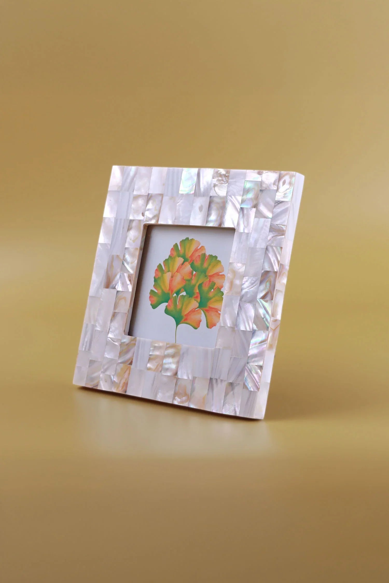 Vivianne Mother of Pearl Handmade Photo Frame Opaline Édition d’Art Picture Display - G Decor