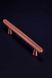 Chelsea Diamond-Knurled Brass Bar Pull Handle in Rose Gold (Rose Brass) Finish