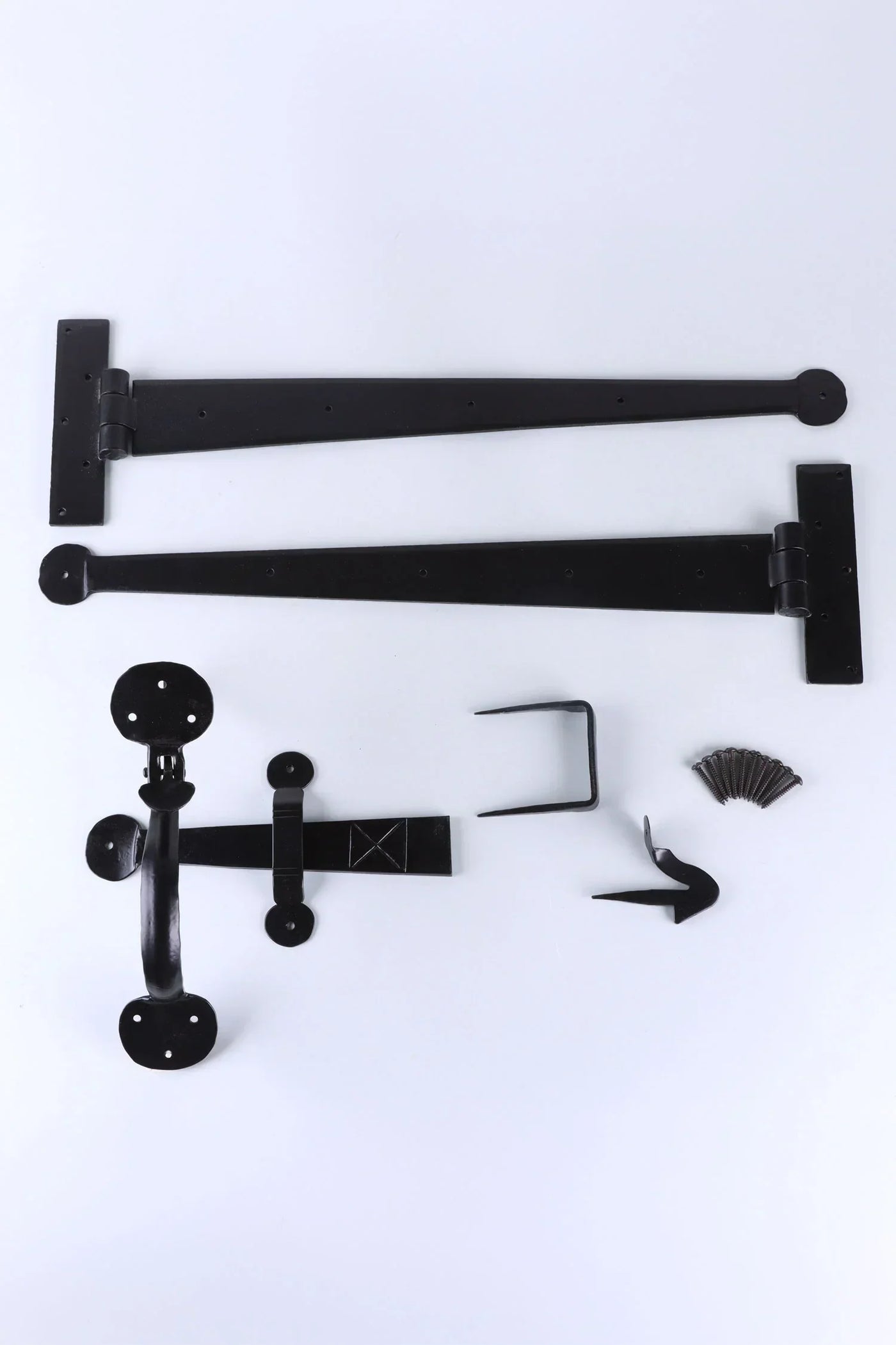 18″ Pair of Coinbase Hand-Forged T Hinges with Suffolk Thumb Latch in Black Finish