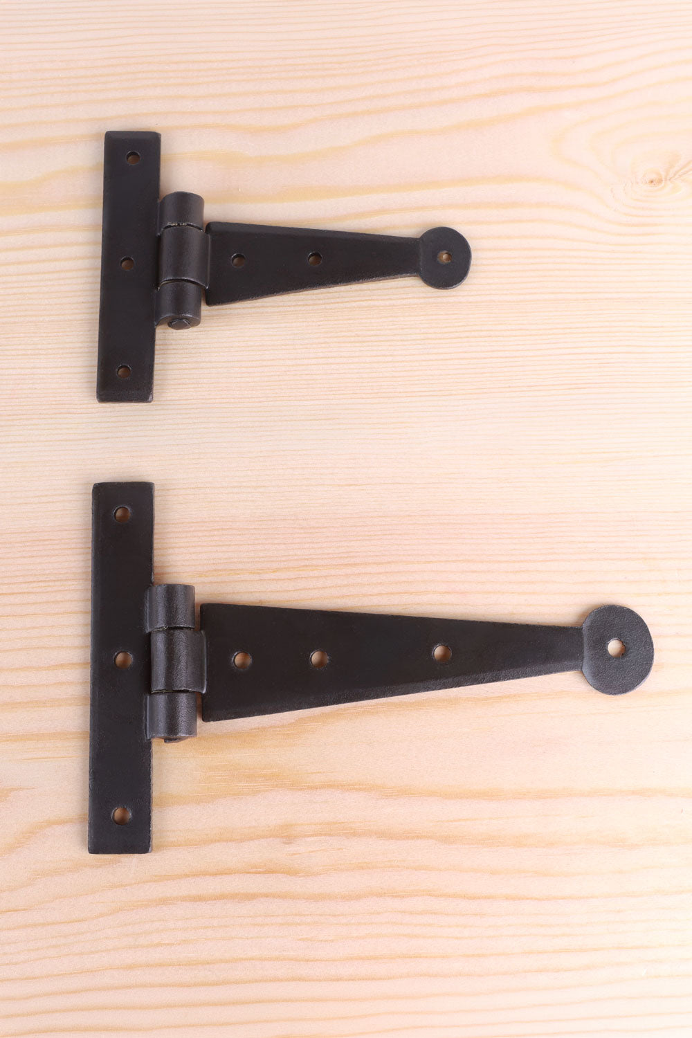 4 or 6 inch hand-forged T hinges multipack