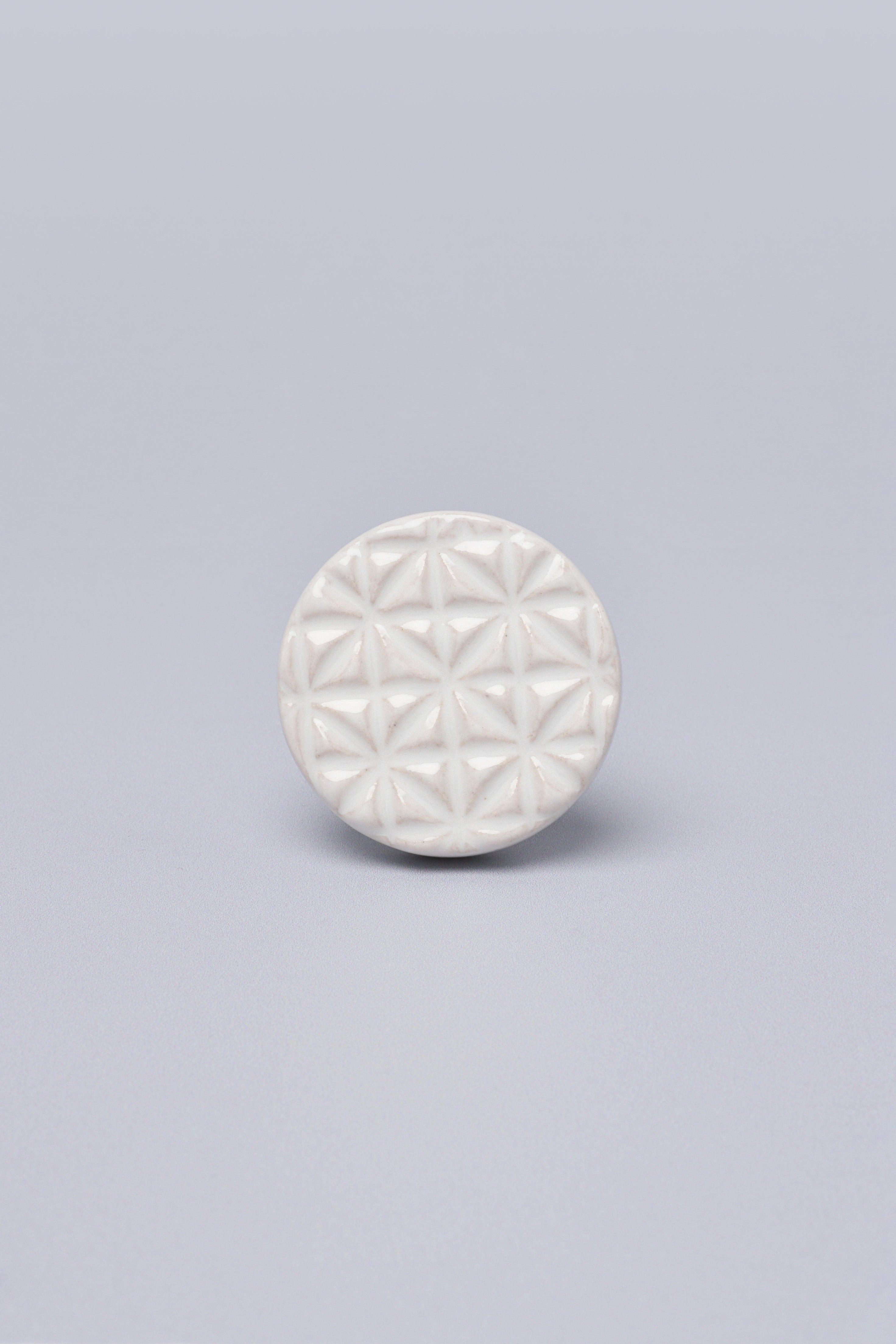 Divertido Handpainted Ceramic Door Knob In Minimalist Colour Palette - G Decor