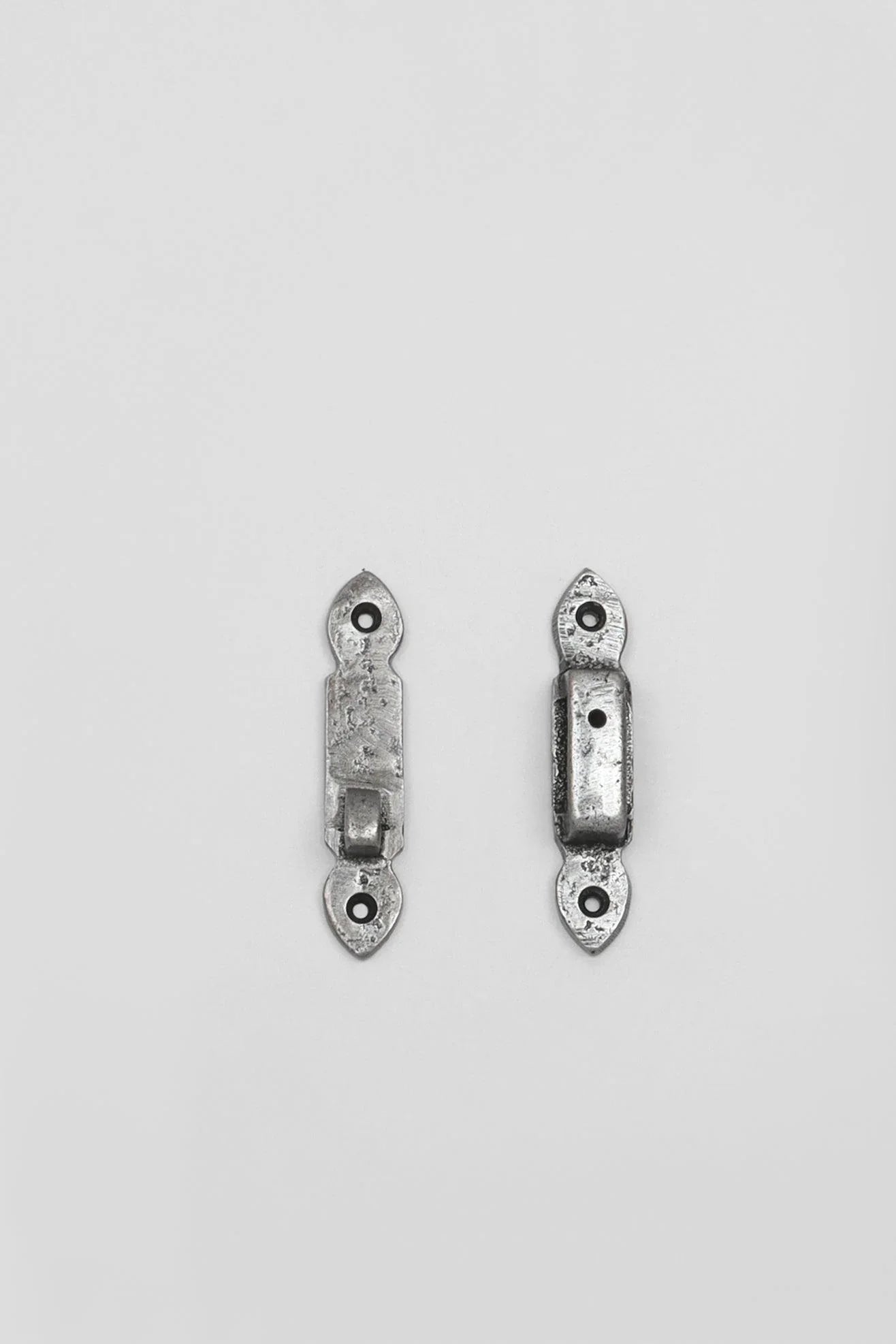18″ Gothic Tee Hinges and Thumb Latch, Pewter — view 7, G Decor