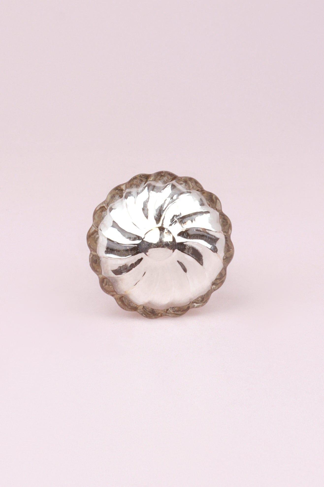 G Decor Cabinet Knobs & Handles 4805 Surahi Silver Chrome Mercury Glass Swirl Door Knobs