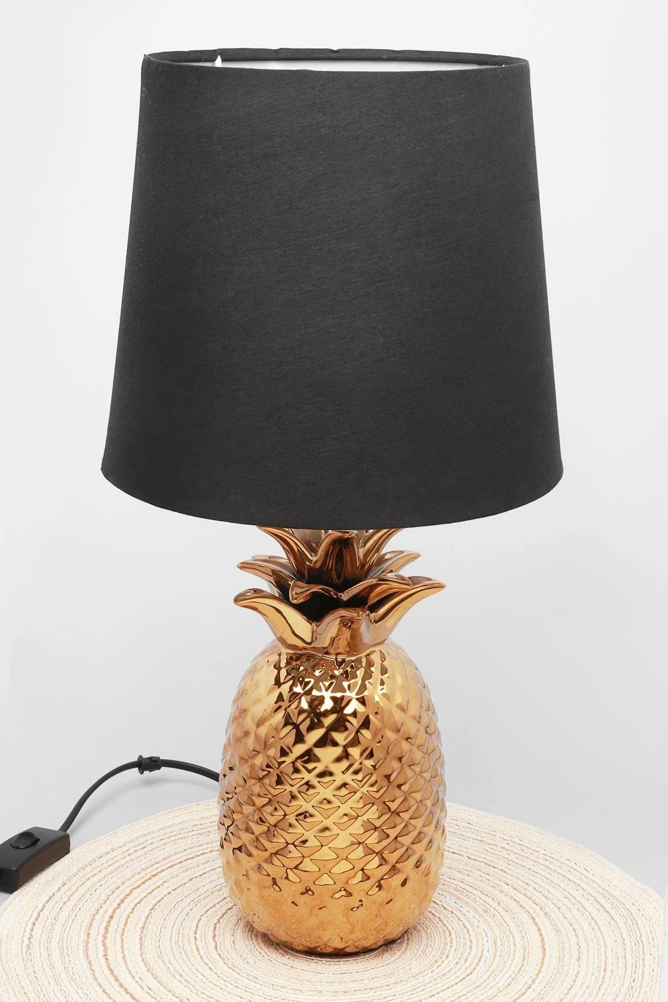 Lampe de chevet en résine dorée Tang en forme d'ananas